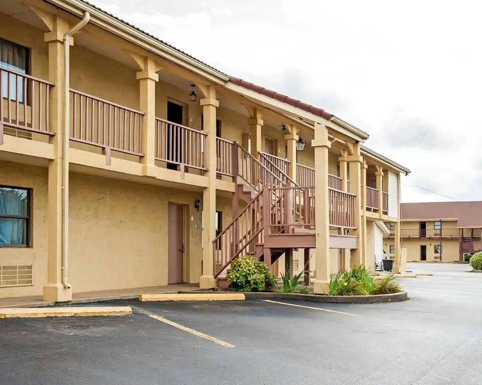Villa Inn Main image